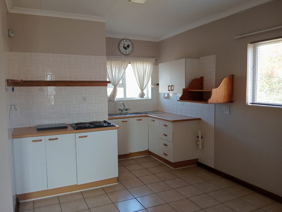 To Let 2 Bedroom Property for Rent in Wavecrest Eastern Cape